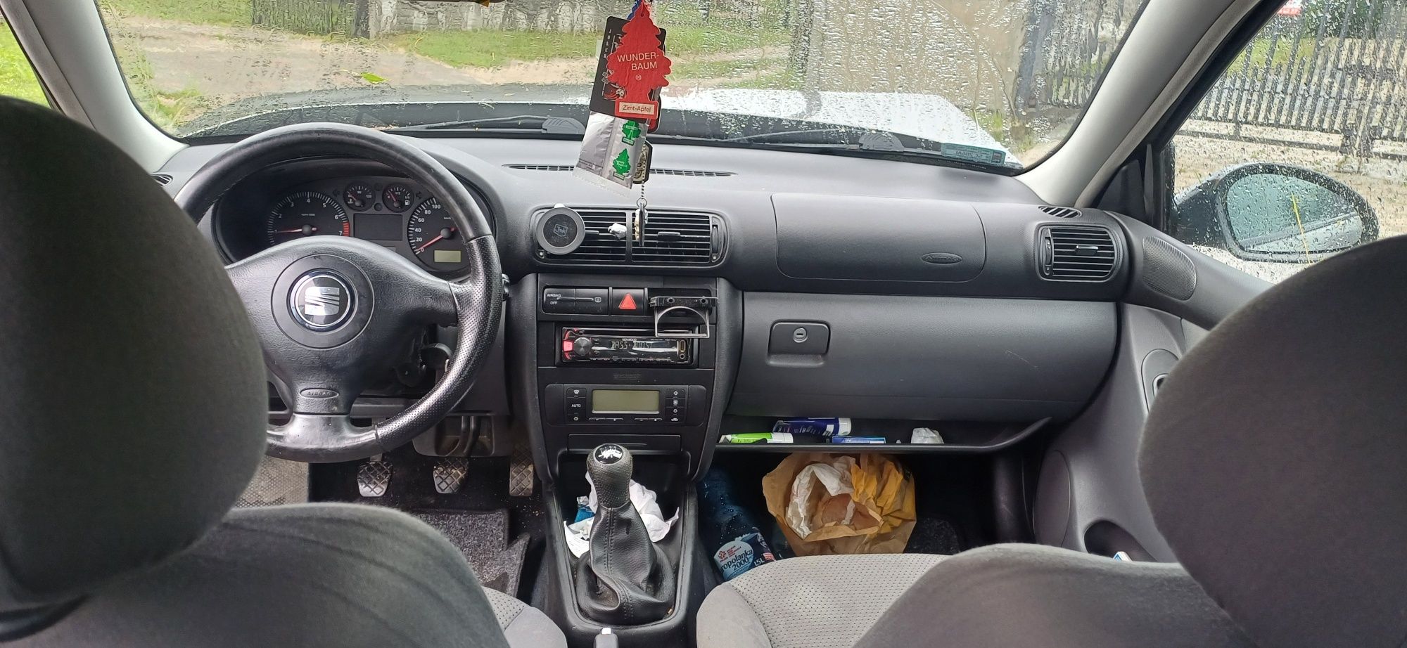 Seat Leon 1.6 105koni 2003rok po kolizji