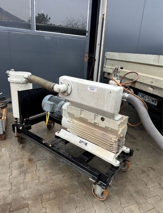 Tłokowa pompa próżniowa HERAEUS E 225