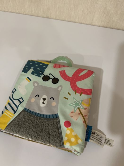 Книжка мʼяка для дитини