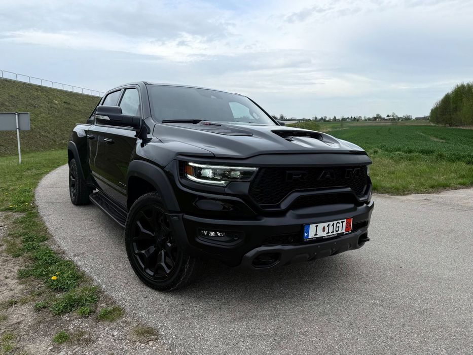 Dodge RAM 5.7 /4x4 / body kit TRX