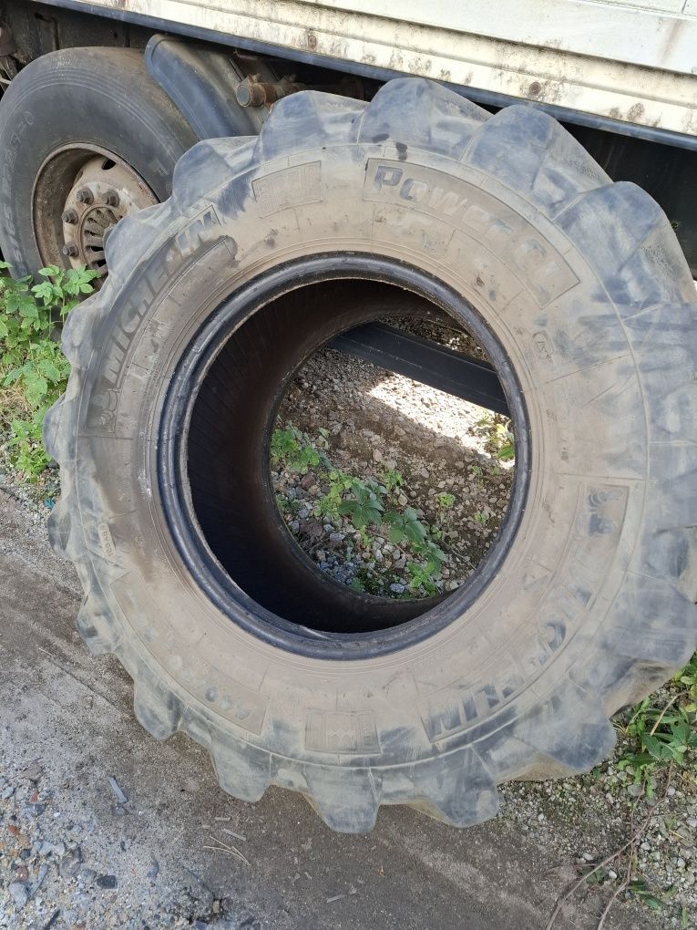 Opona 440/80-24. 16.9/80-24 Michelin