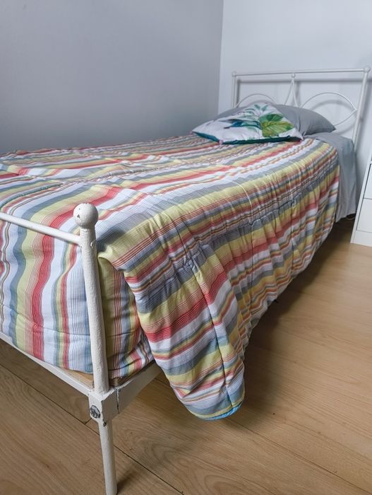 Cama de ferro antiga +estrado + colchão