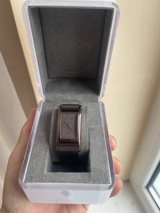 Годинник DKNY оригінал б/у