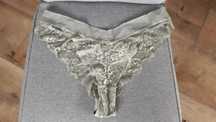 Majtki stringi brazyliany Hunkemoller rozmiar M