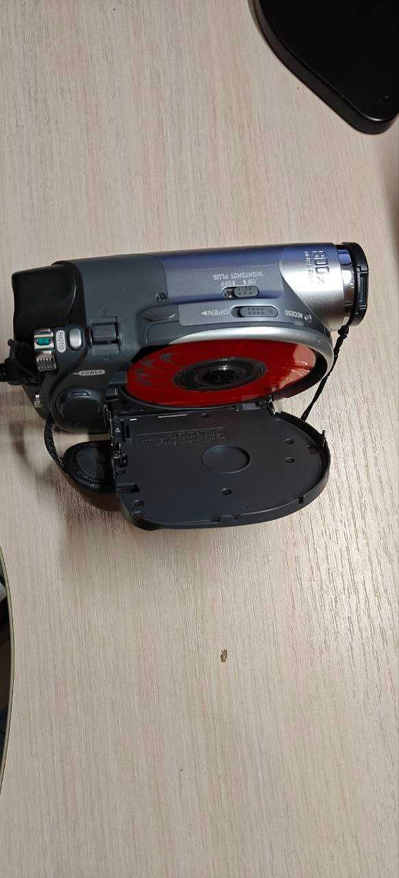 Видеокамера Sony DCR-DVD205E