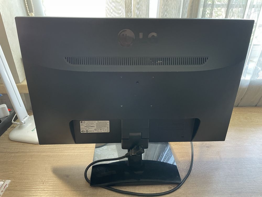 LG flatron d2342p