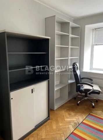 Продаж 3х кімнатної квартири, Лівобережна, Совмін, Шептицького 3-Б