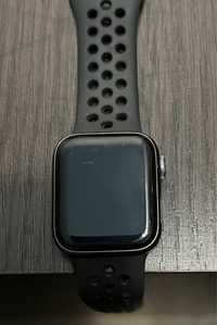 Годинник Apple Watch 5 series Nike 40мм б/у