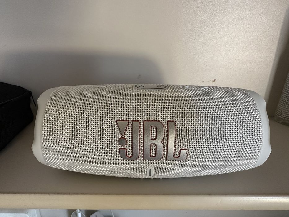 Coluna som JBL CHARGE5