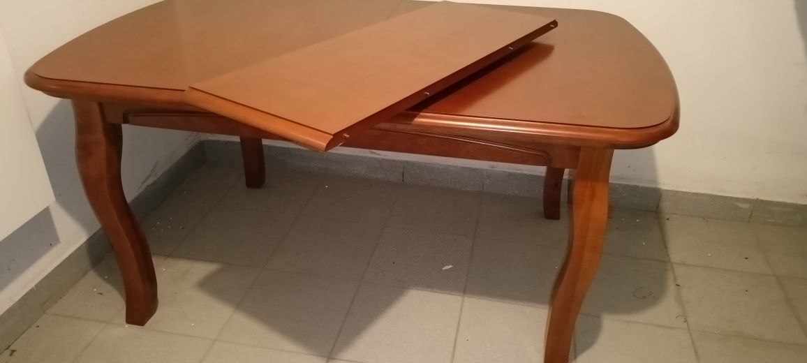 Przepiękny stół rozkładany