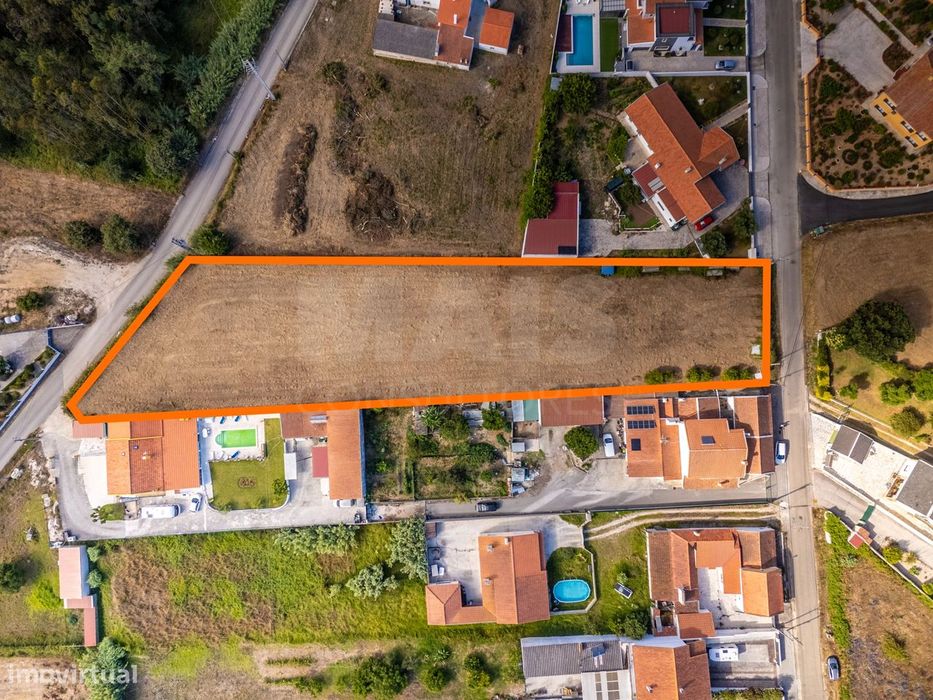 Terreno com projecto aprovado para construção de 4 moradias T4+1, c...