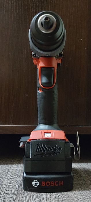 Adapter Milwaukee M18 na baterie Bosch Professional
