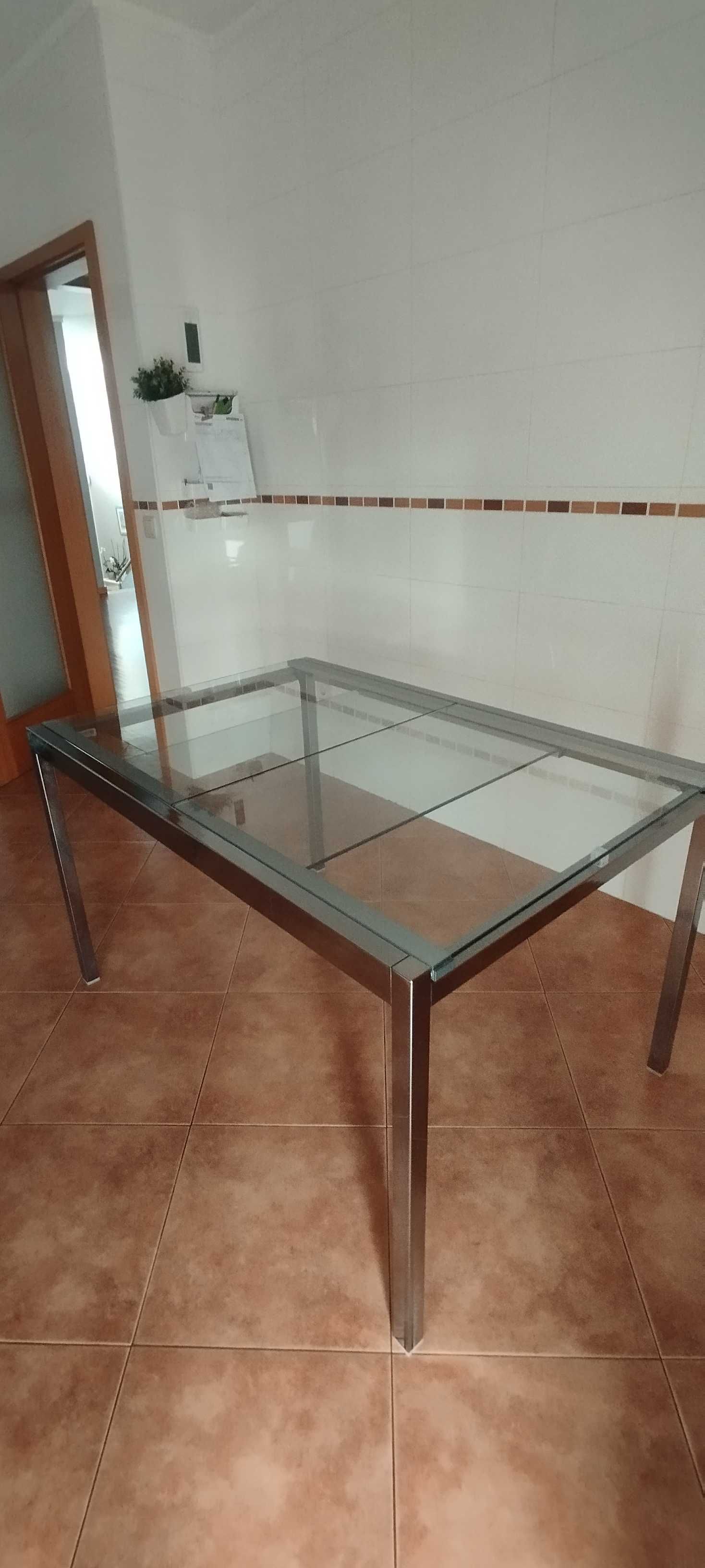 Mesa de vidro extensível IKEA