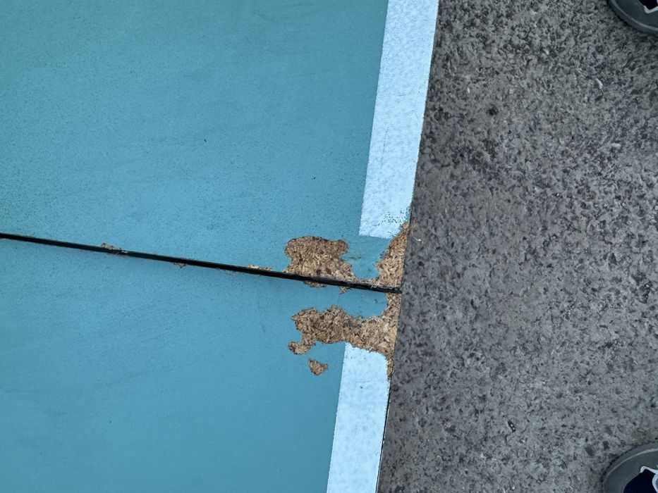 Тенісний стіл тільке поверхня з двох одиниць