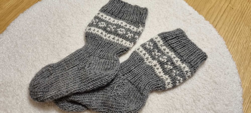 Nowe skarpety dziecięce wełniane 13cm wool handmade szare