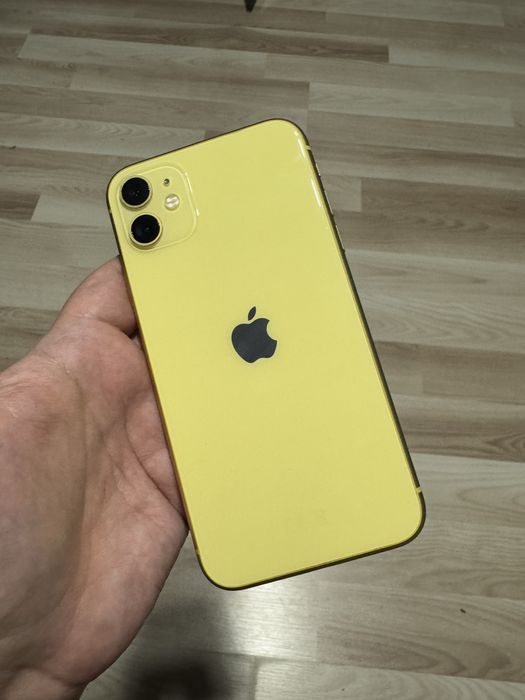 Sprzedam iphone 11 64 GB żolty z pudelkiem