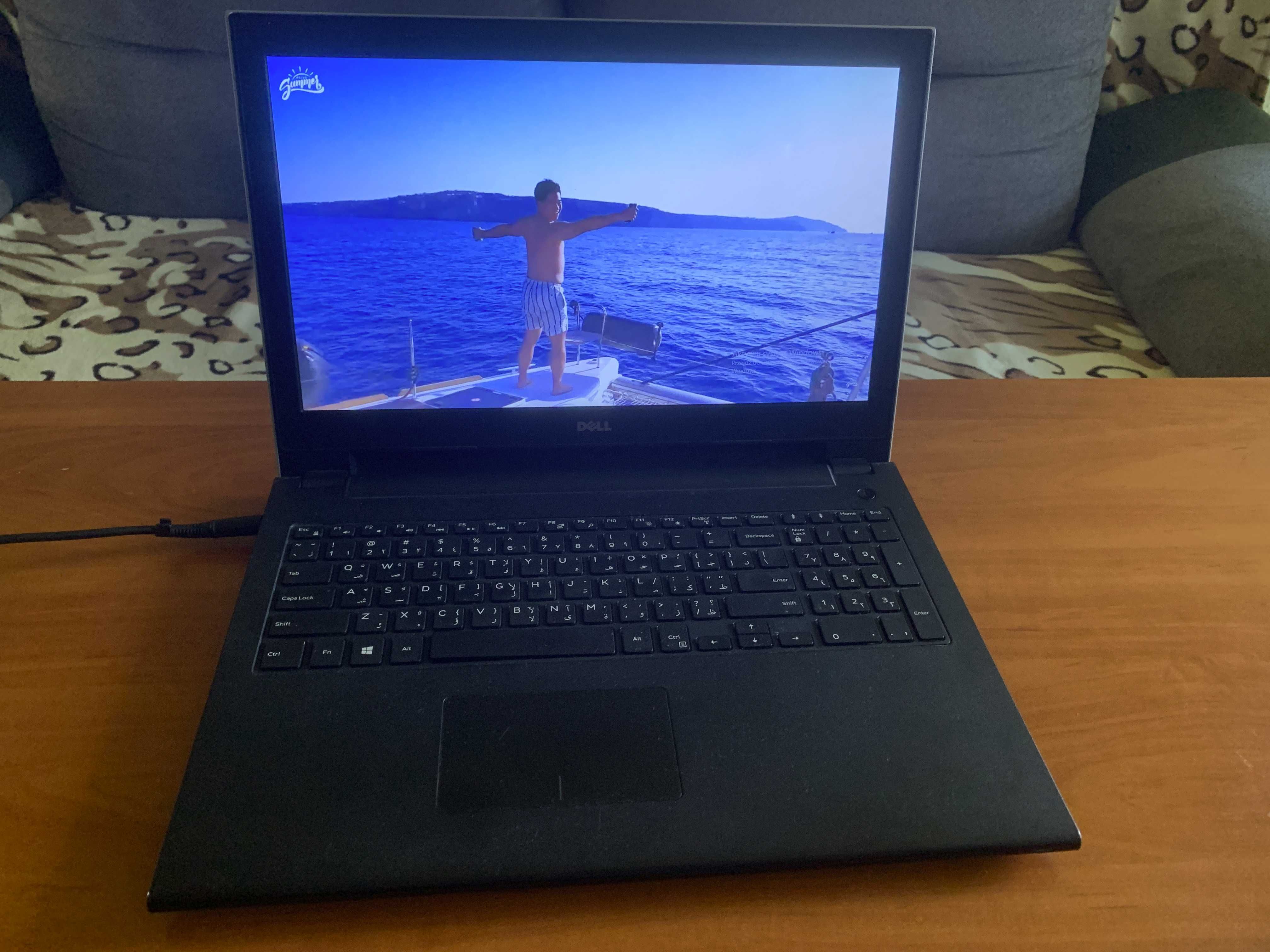 Dell Inspiron 15 15,6 " Intel Core i3 4 GB / 500 GB szary