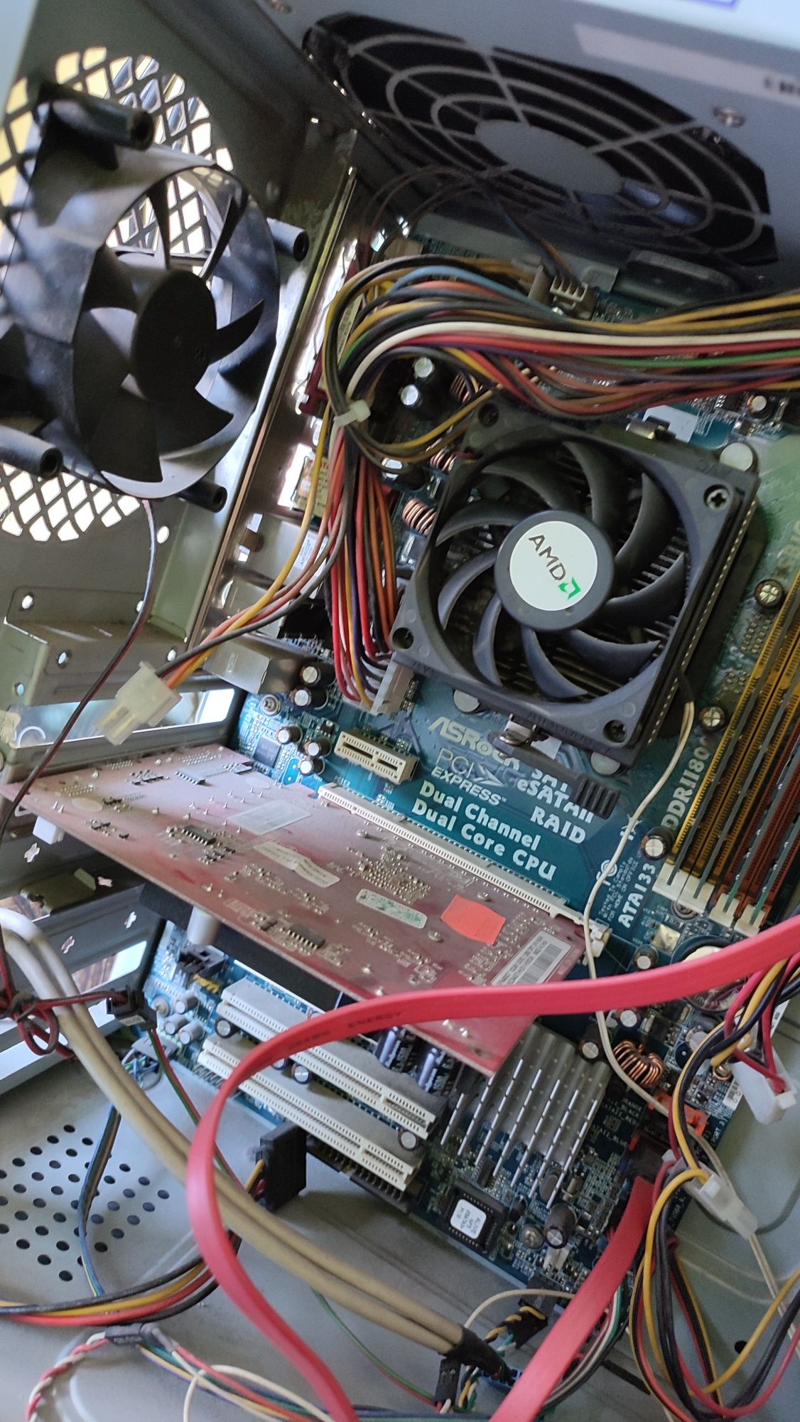 komputer stacjonarny. AMD 3600. 4GB RAM. GF9400GT hdmi