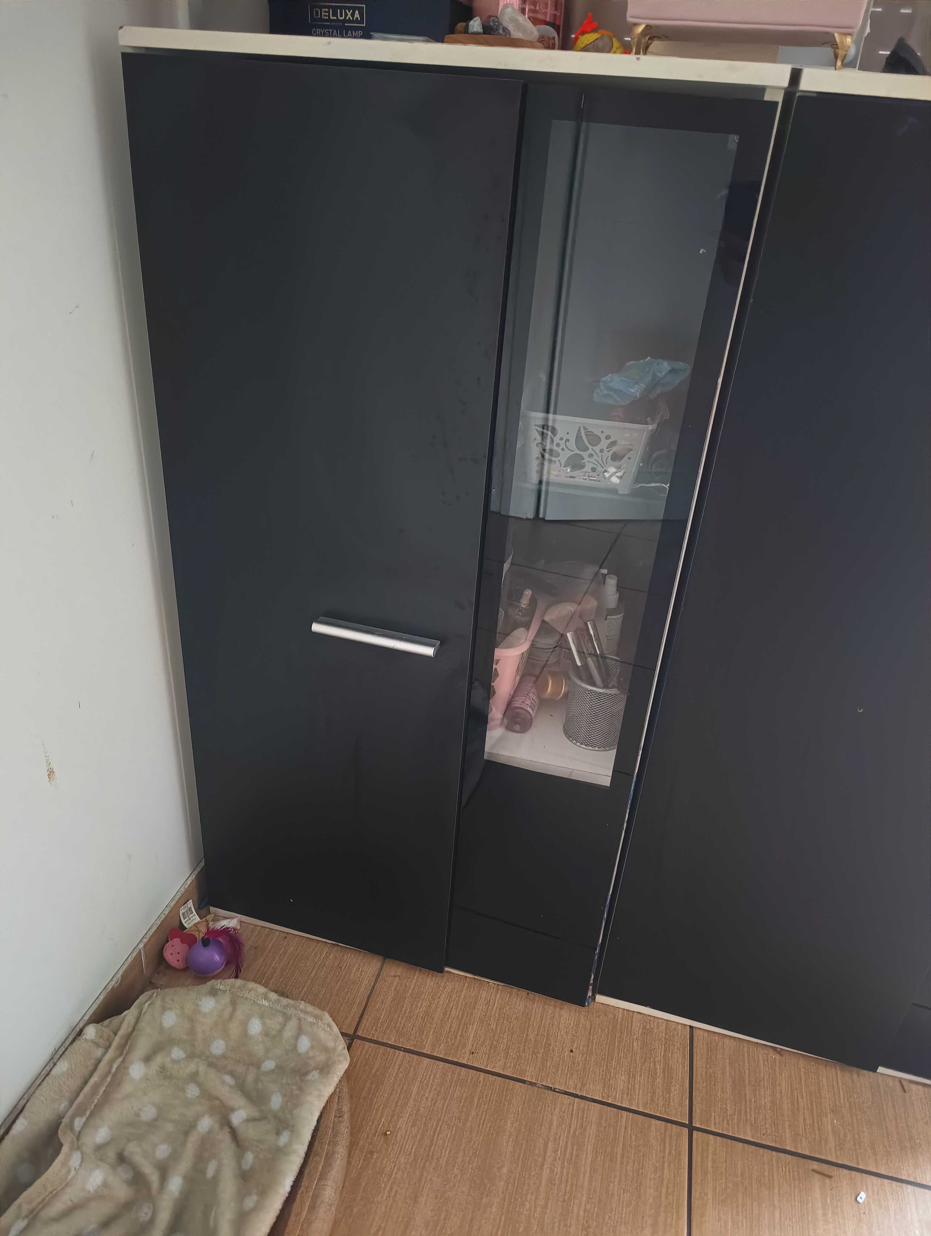 Dwie komody jedna jest bez rączki