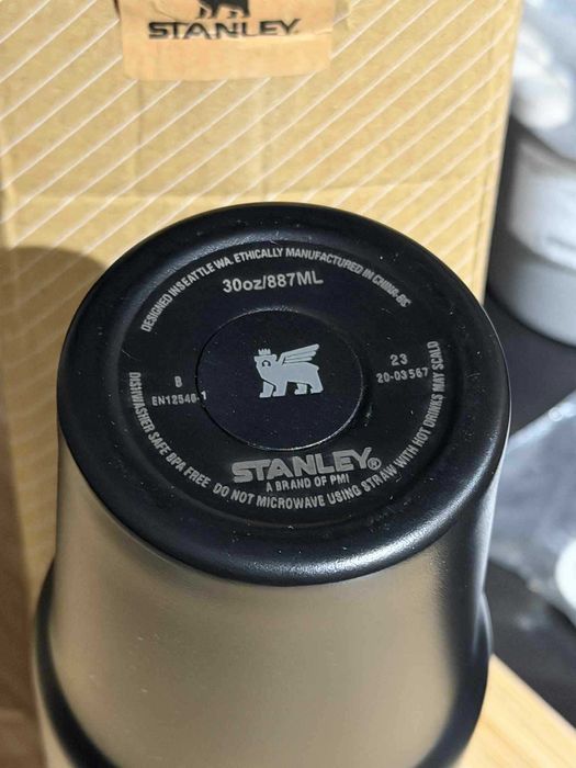 Stanley kubek IceFlow Flip Straw 30oz