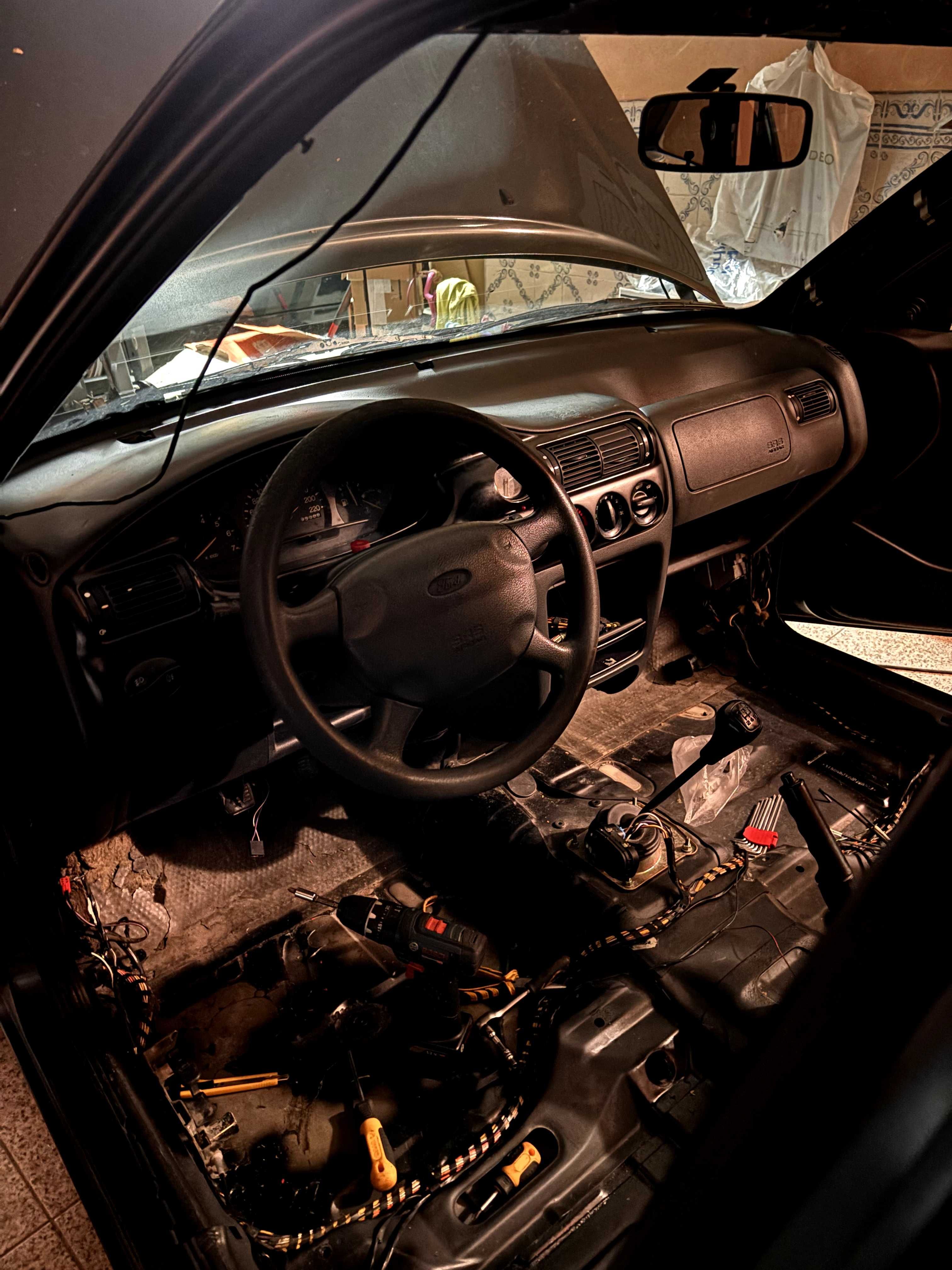 Material Ford Escort Mk5 e MK6 XR3i