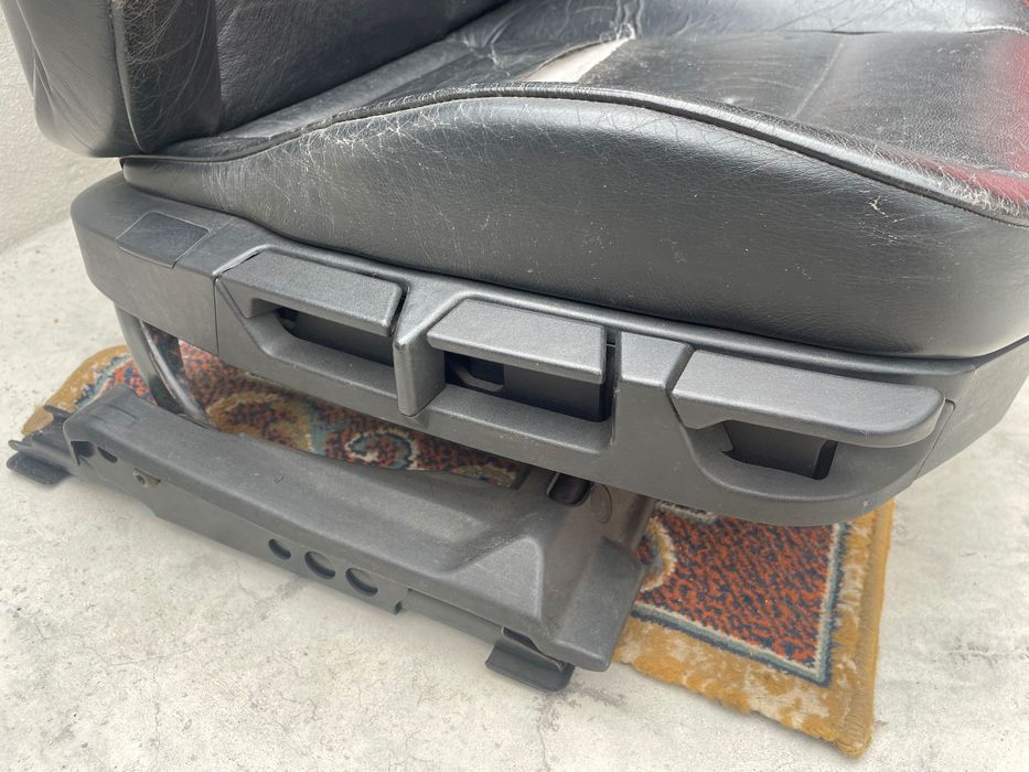 Bancos em pele dianteiros BMW E36
