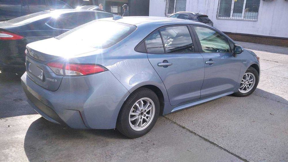 Оренда авто Toyota Corolla для особистого використання та під таксі.