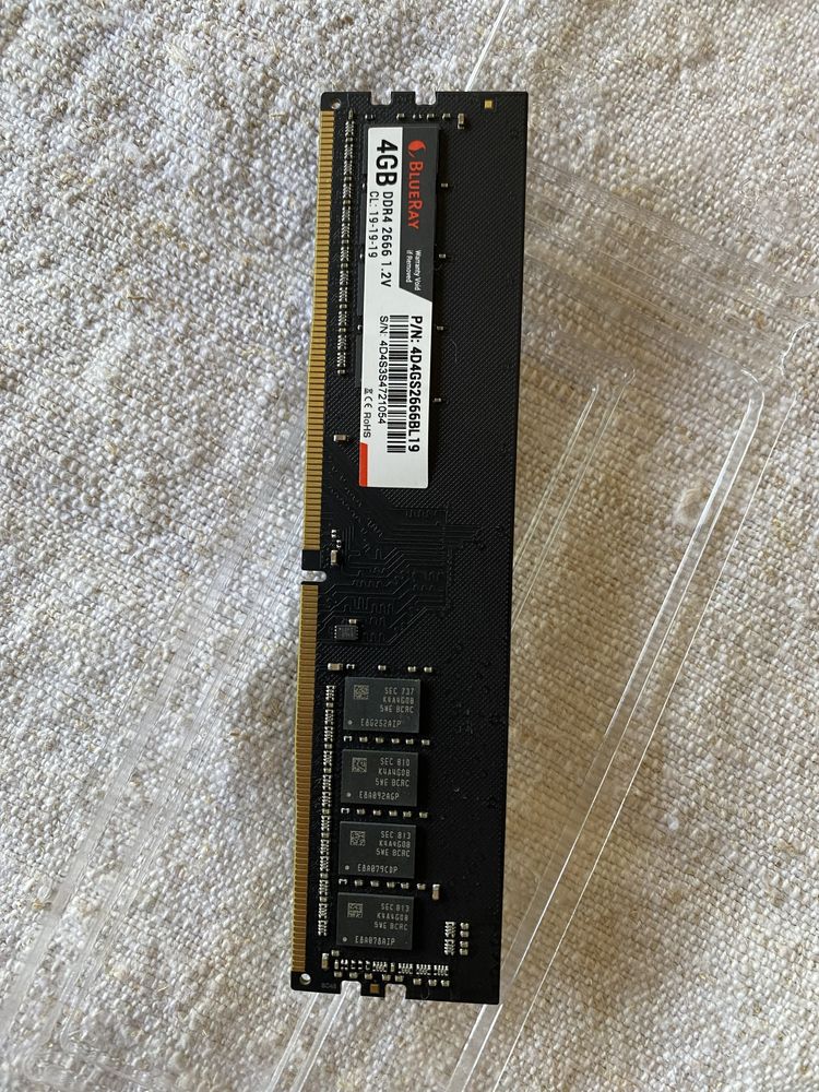 RAM BlueRay DDR4 4gb 2666 (como Nova)