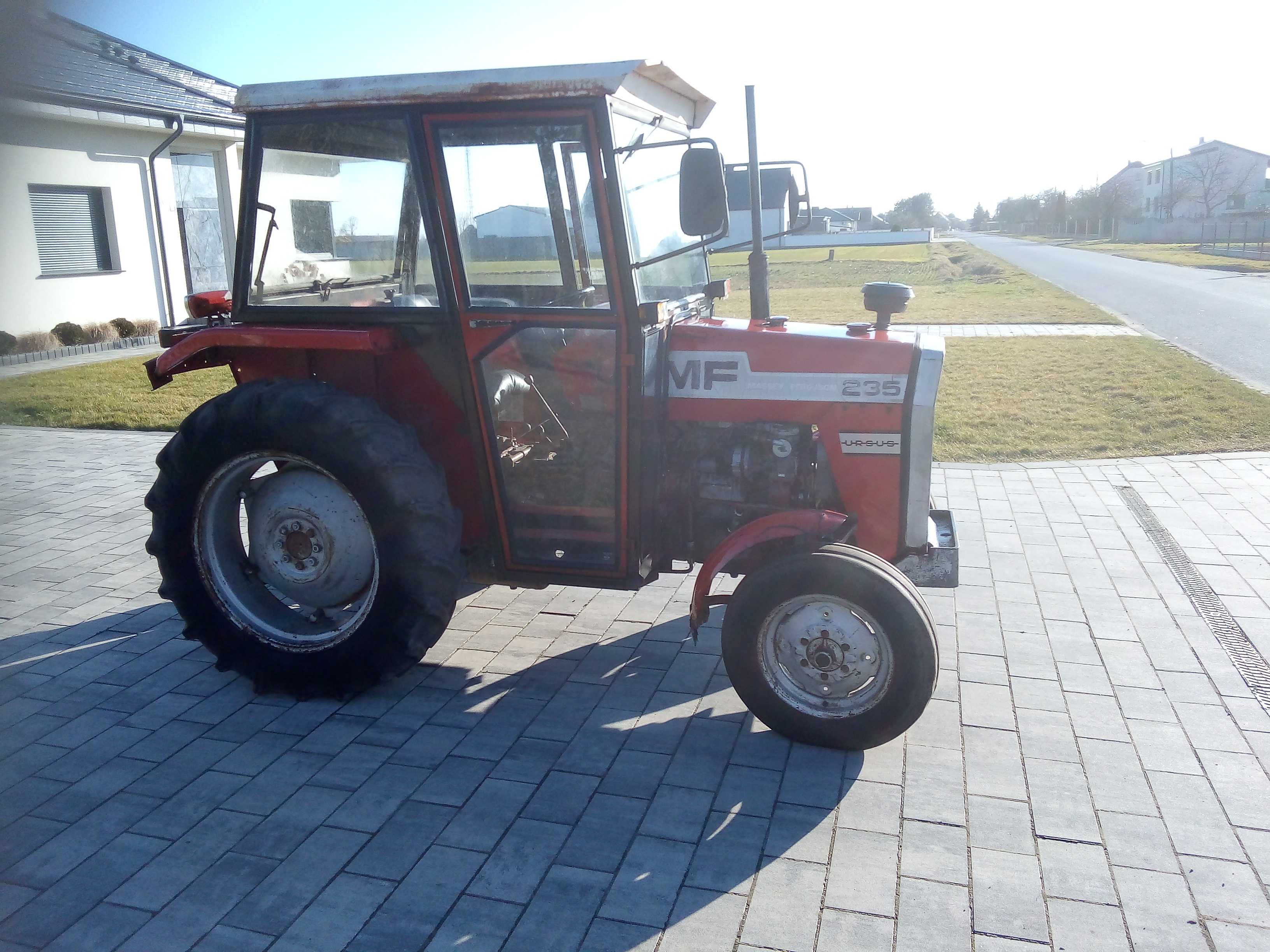 Ciągnik traktor Massey Ferguson MF 235 nie ursus