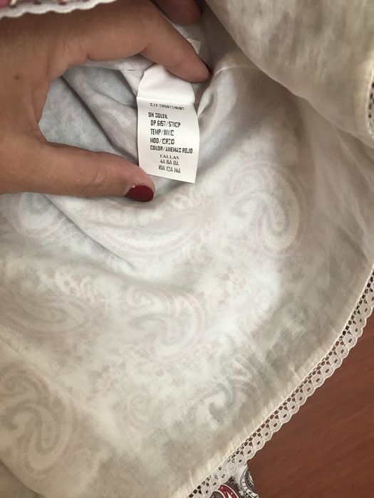 Vestido forrado com cornucópias