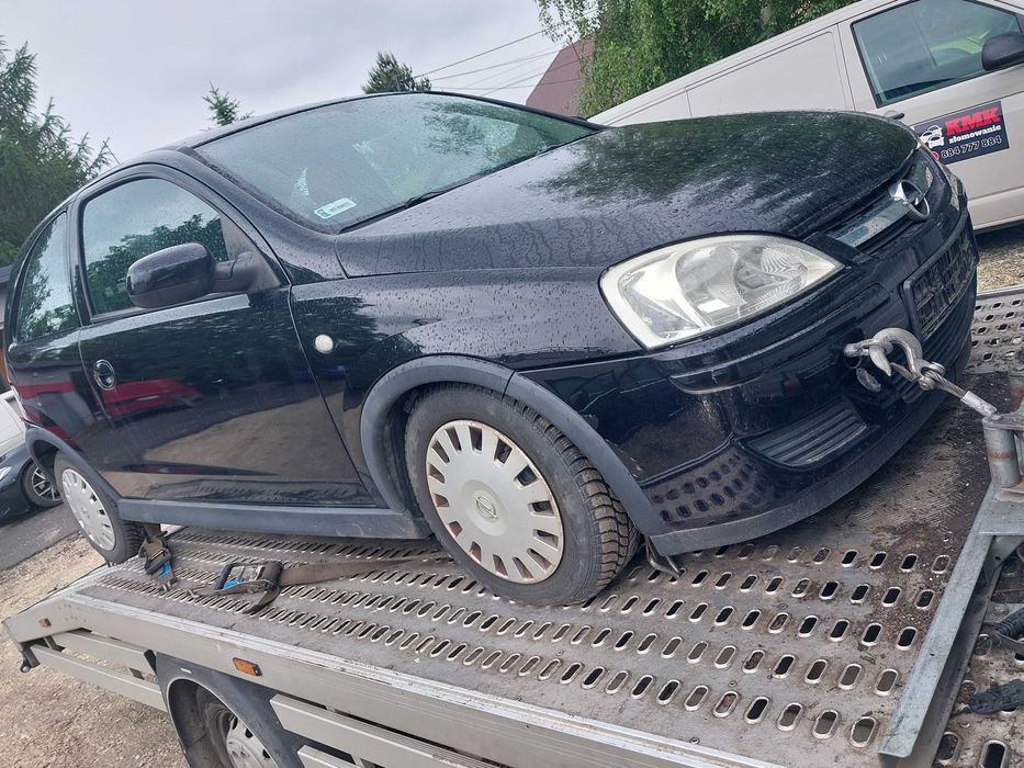 Posiadam czesci opel corsa c 1.3cdti  3drzwi