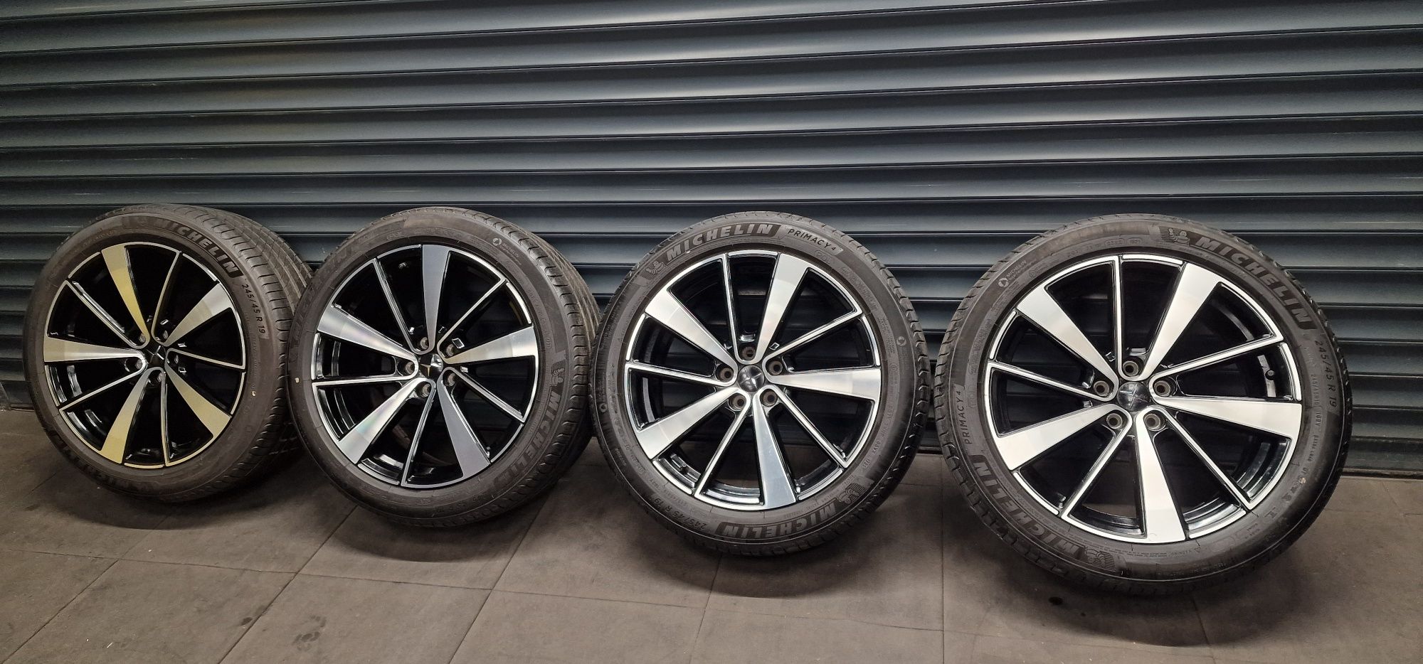 Koła letnie VOLVO POLESTAR 245/45 R19  2x8 2x9 Oryginał
