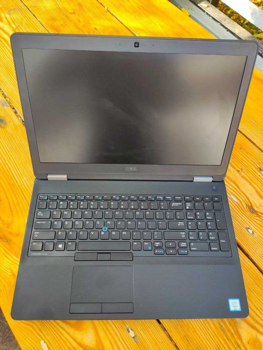 Ноутбук DELL 5570 | 15,6" HD LCD | I7-6600U | R7 2GB | 8GB | 128GB SSD