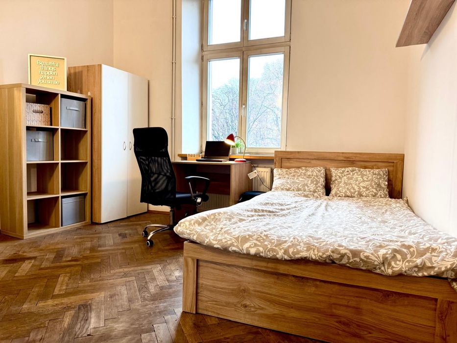 Magiczny Pokój w Sercu Krakowa / ul. Karmelicka 1 / Dostępna od ZARAZ