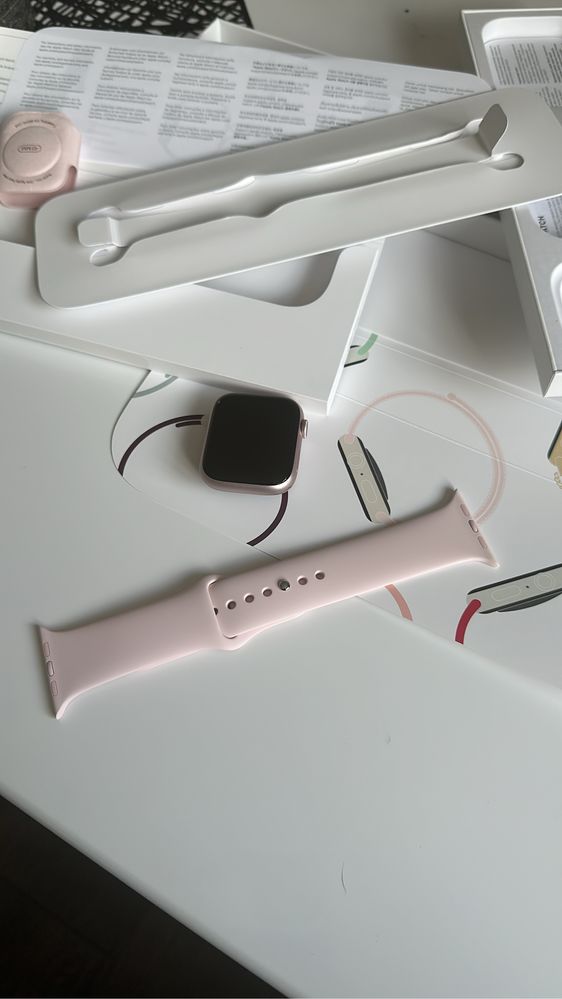 Apple Watch series 9 45 mm light pink