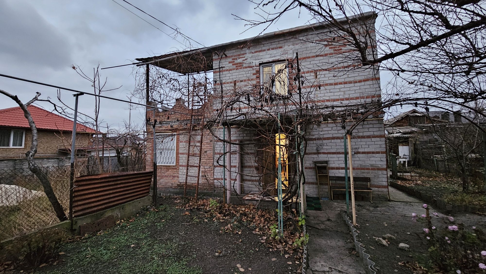 Дом 2 этажа+ Гараж Центр города, р-н Набережной, Можно Командировочным