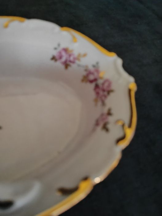 Koszyczek z różowej porcelany