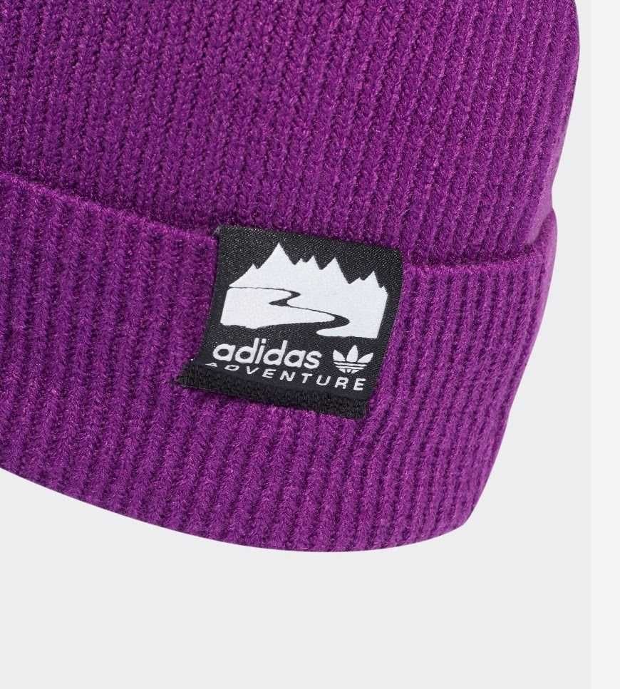 Тёплая на флисе фирменная шапочка Adidas