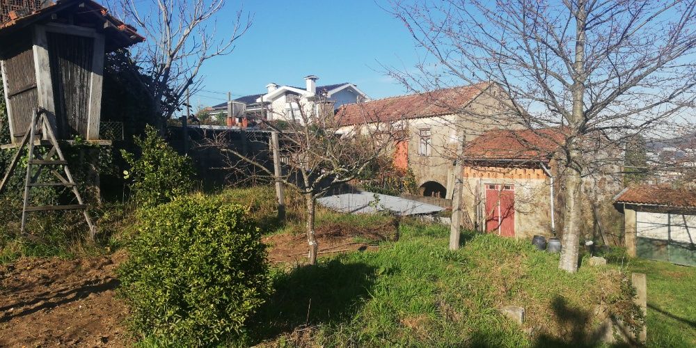 Proprietário: venda, Terreno Urbano com pequeno edifício.