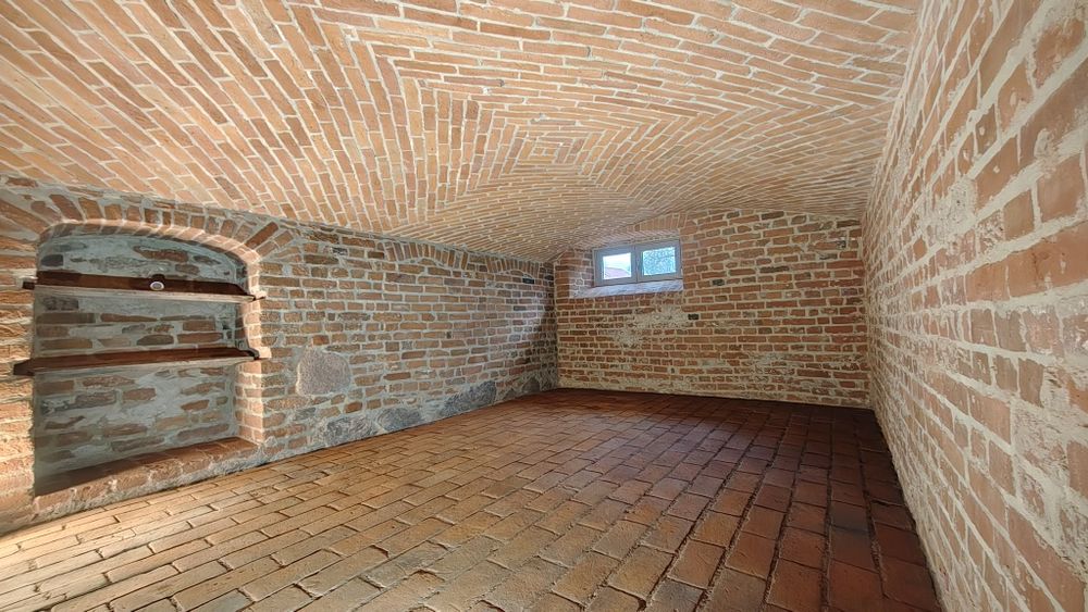 Renowacja zabytków- konserwacja cegły, kamienia, fugowanie