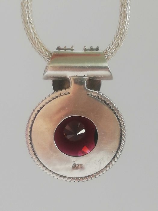 SREBRNY okazały wisior z Peru Oczko w kolorze ciemny burak