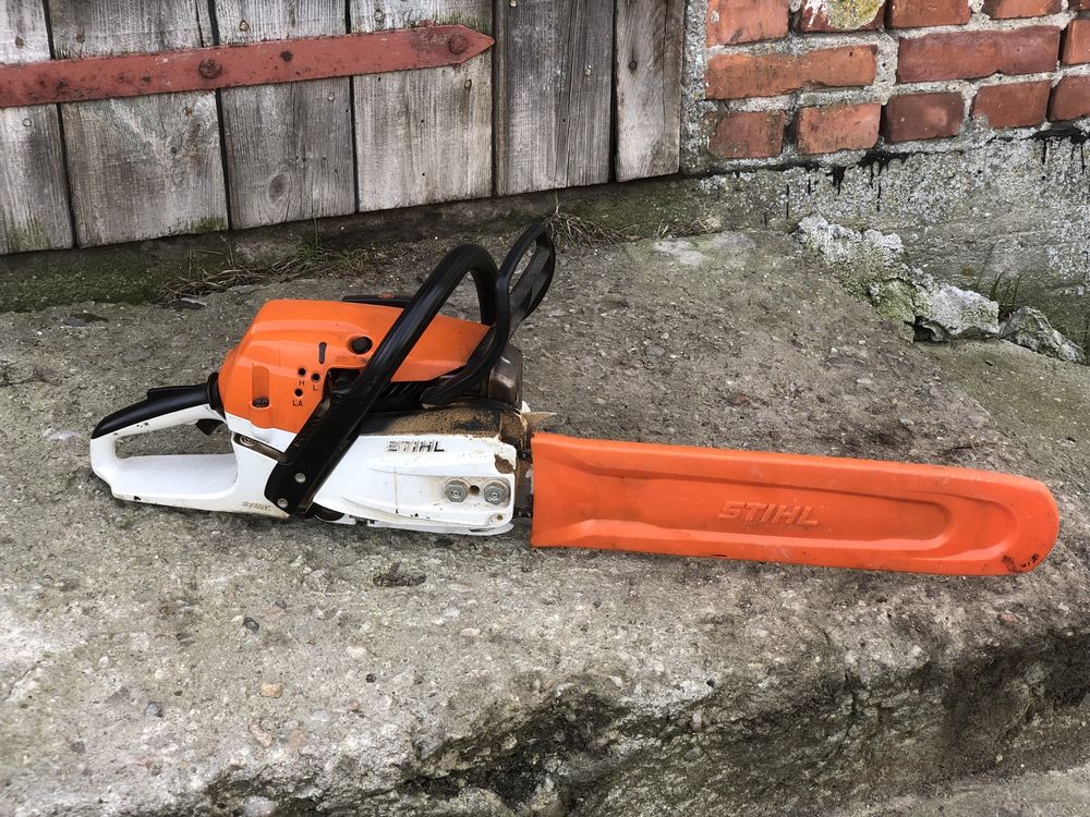 Pilarka Stihl MS261