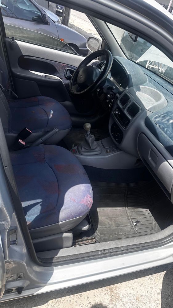Renault Clio II - Gasolina | Ano 2000