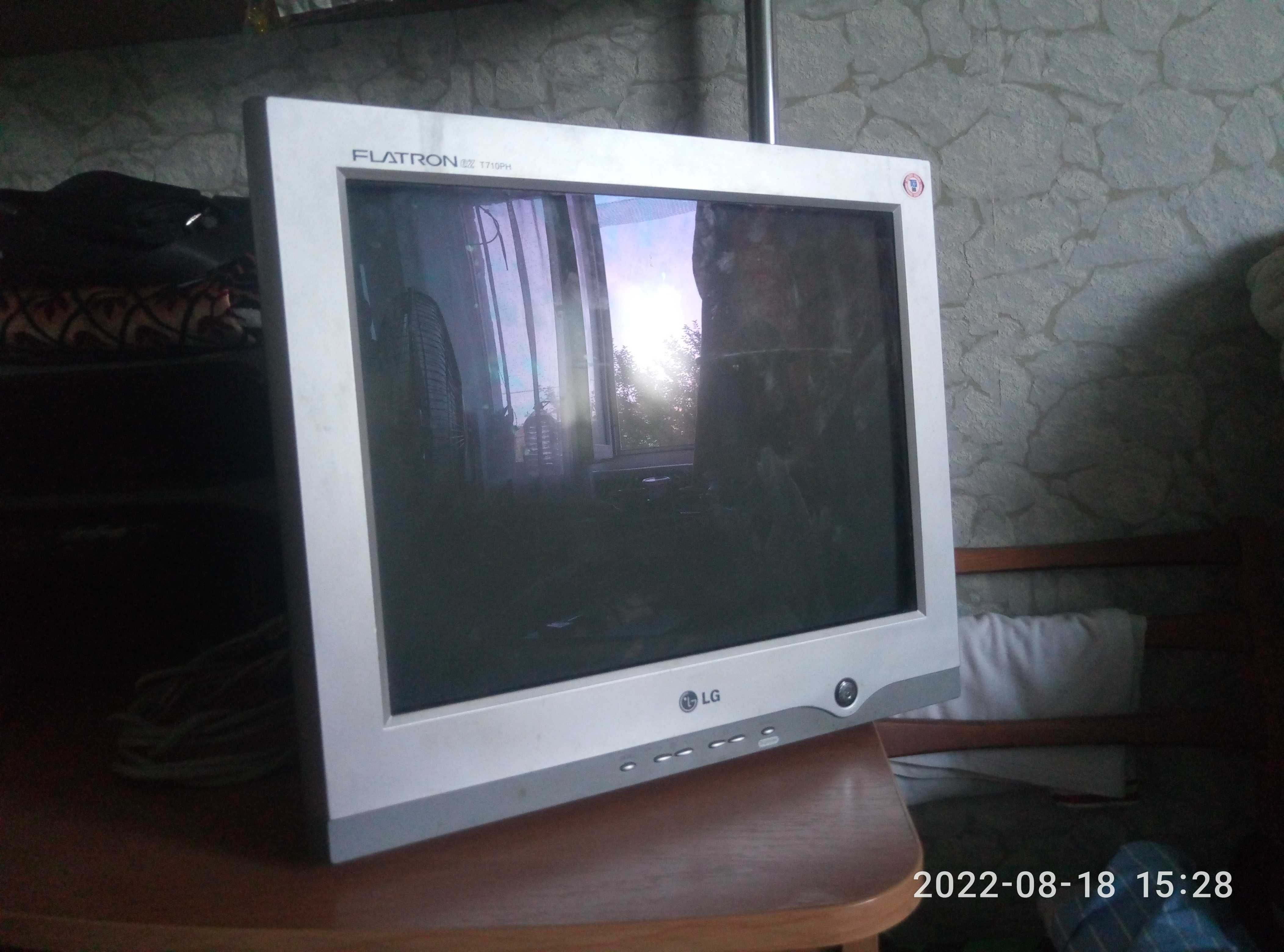 Монитор LG Flatron T710PH