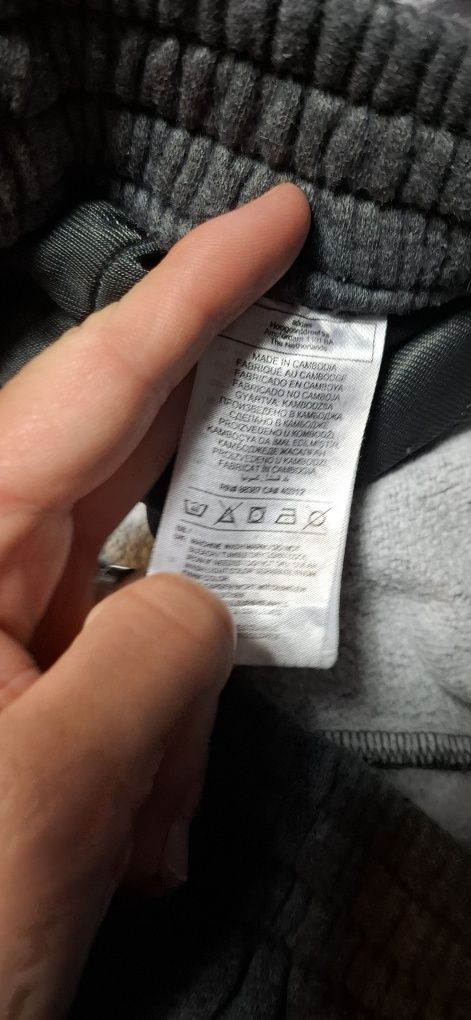 Adidas Essentials Fleece spodnie dresowe męskie dresy szare sport logo