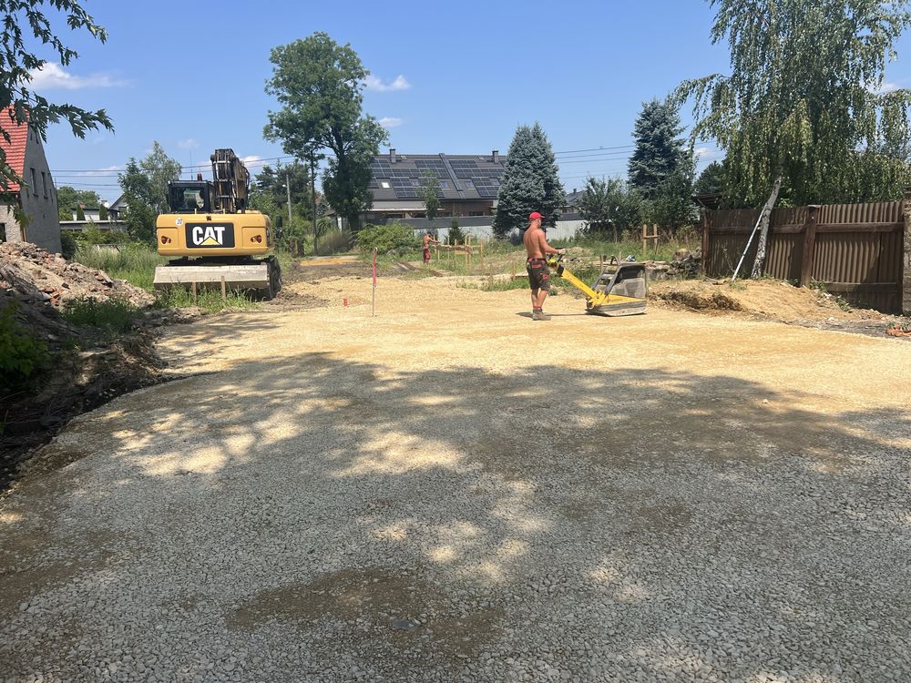 Koparka Obrotwa Piasek Wywoz Ziemi Kamien Przekrusz betonowy dolomito