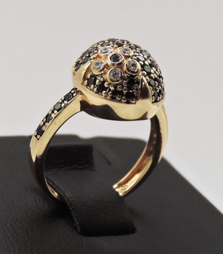 кольцо золото 585 с черным и белым цирконием