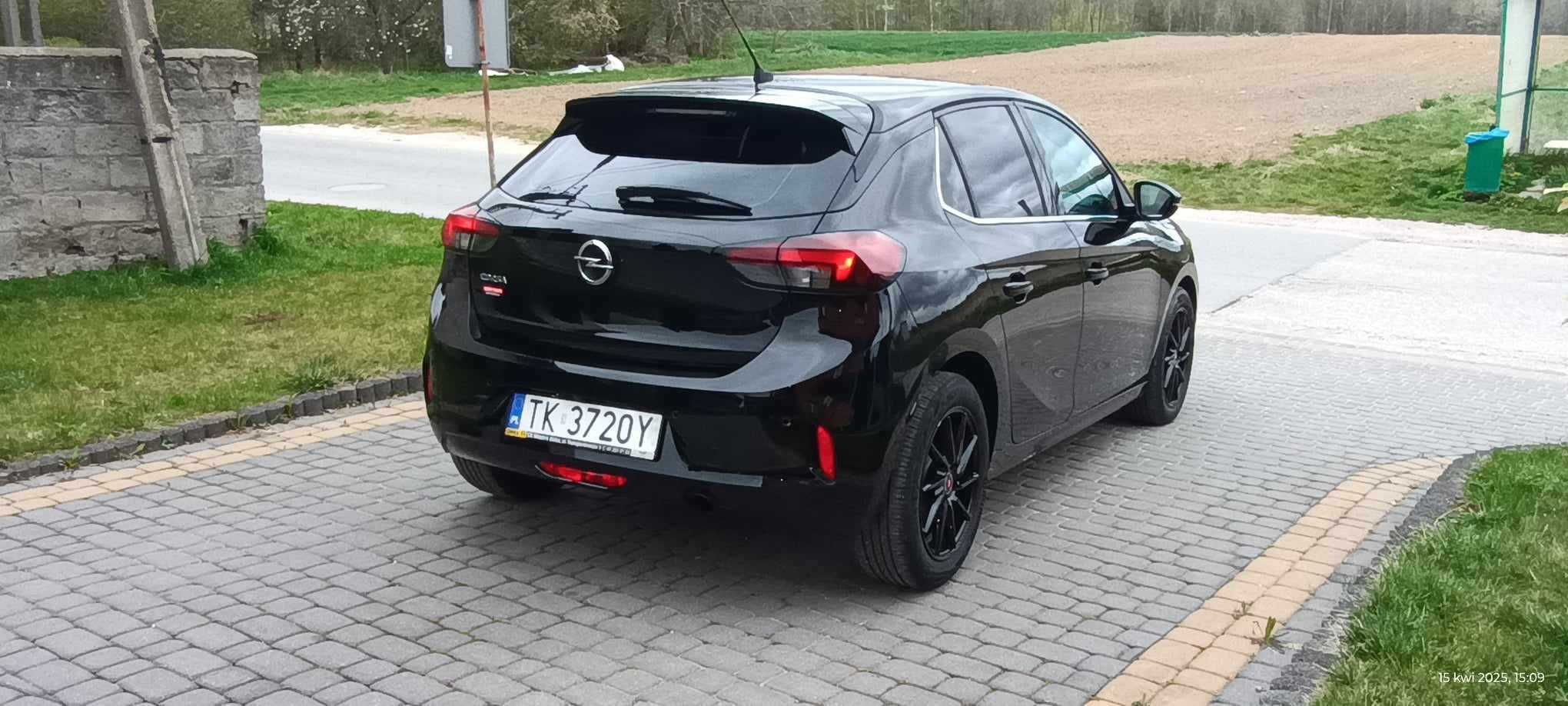 CORSA 1.5 dti BLACK bardzo ładna .