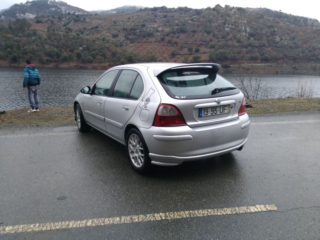 MG ZR para peças