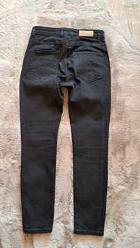 Spodnie jeansowe slim fit Pull& Bear rozm.S